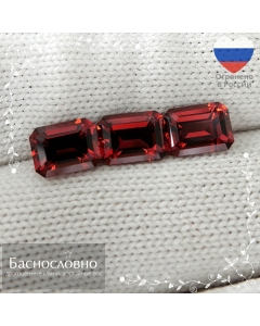 Гарнитур три оранжево-красных граната из Мозамбика огранки Баснословно изумрудная 8,03x5,98 7,95x5,93 7,90x5,98мм 5,83 карат