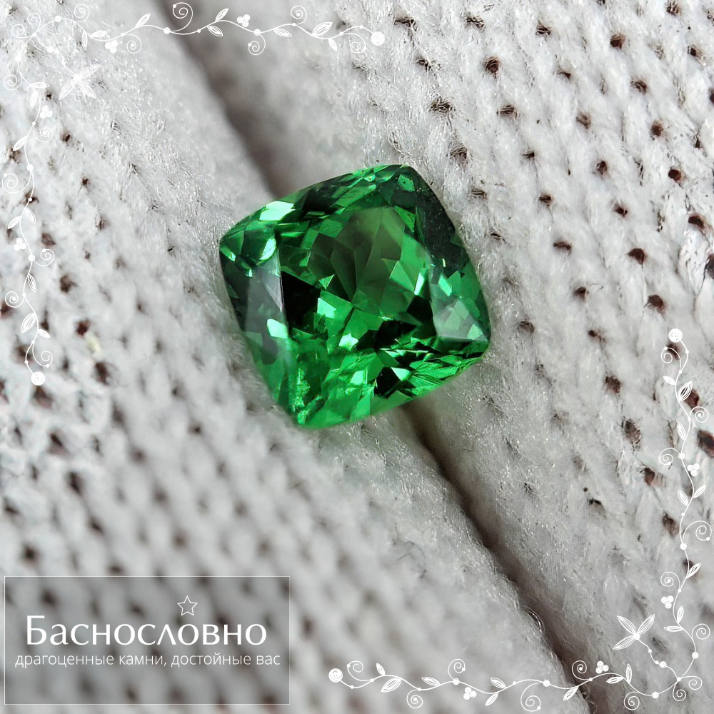 Драгоценные камни Баснословно №470: Сертифицированные зелёный гранат цаворит и циркон из Якутии
