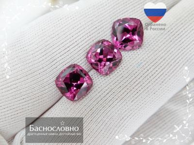 Драгоценные камни Баснословно № 541: Гарнитур насыщенных антиков родолитов и глубоко-синий танзанит