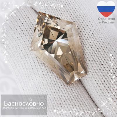 Драгоценные камни Баснословно № 596: Многозначный дымчатый кварц, клиногумит и серо-голубые шпинели